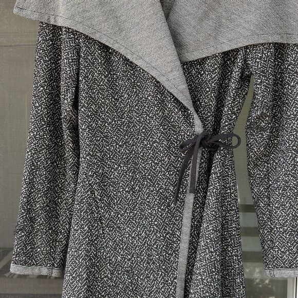 Alembika Knit Sweater Jacket Size 8 10 (2) Side Tie Black Shawl Collar Artsy - Picture 3 of 9